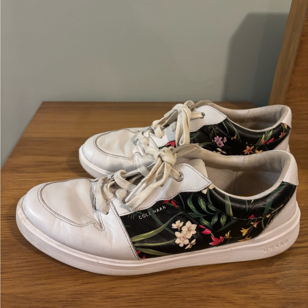 Cole Haan Floral White and Black Sneakers Size 8B Pre Loved - Picture 13 of 13
